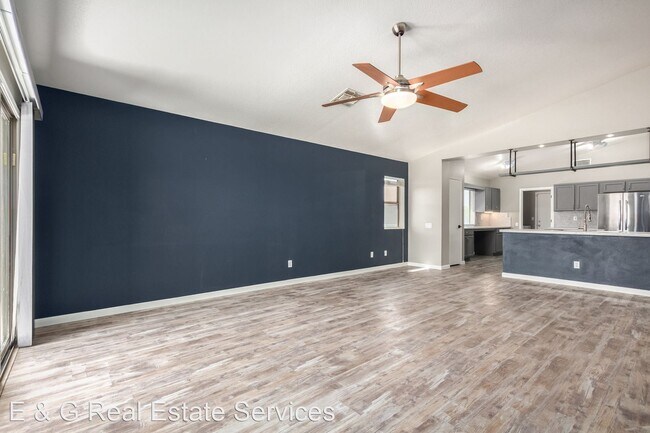Building Photo - 3 br, 2 bath House - 3431 E Menadota Dr