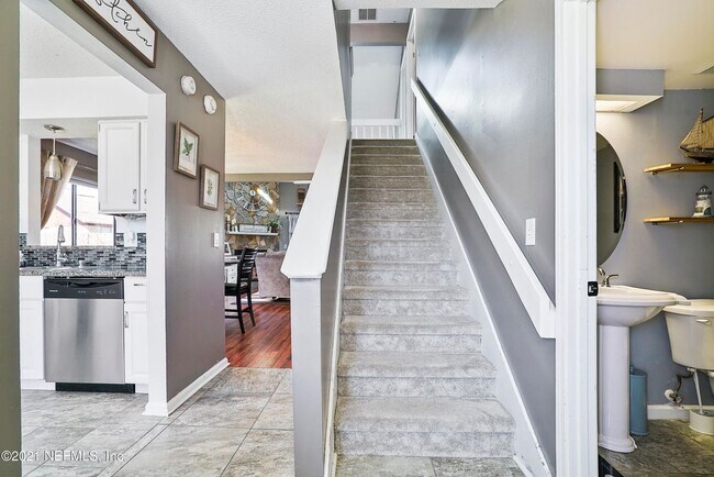 Building Photo - 8434 Allwine Ct