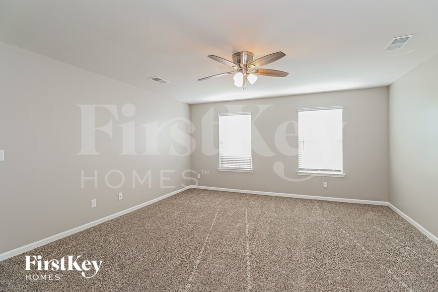 Building Photo - 5048 Deisy May Ln