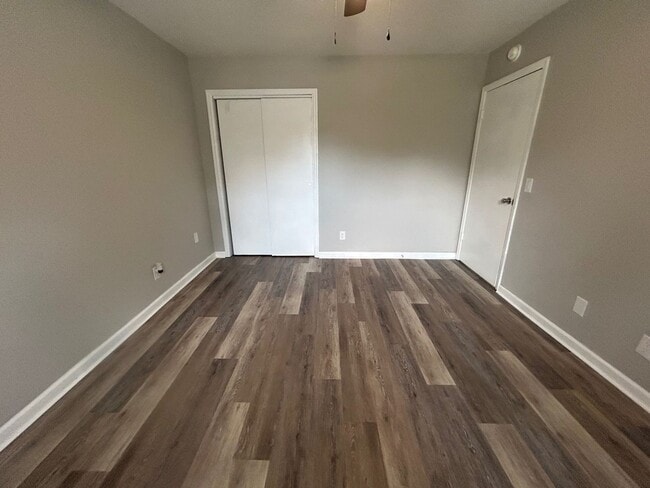 Building Photo - 7513 Mountainbrook Dr