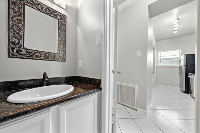 Building Photo - 7396 Regency Square Ct