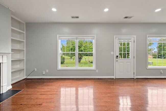 Building Photo - 3265 Marston Pl