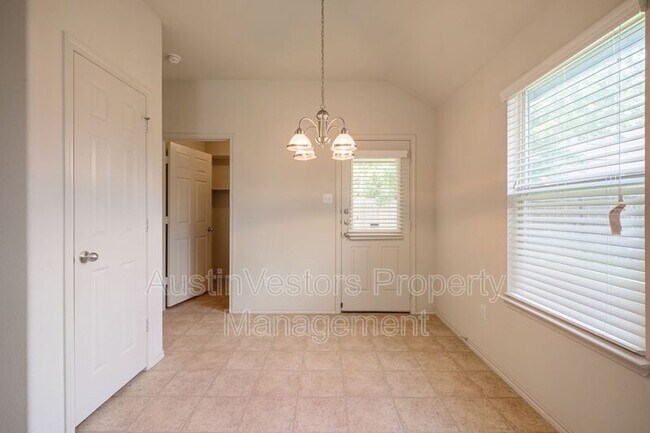 Building Photo - 100 Azurite Dr