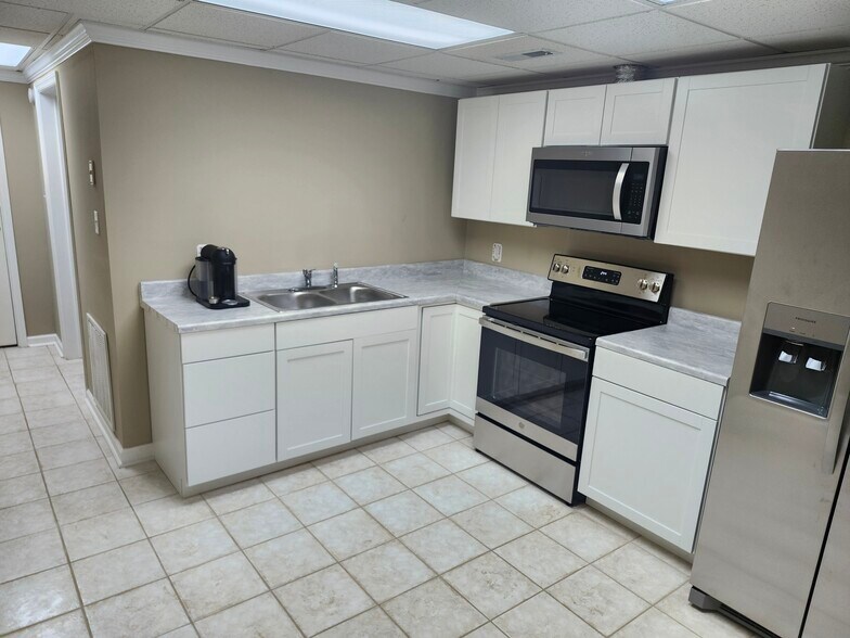 Building Photo - 1430 Alford Ave