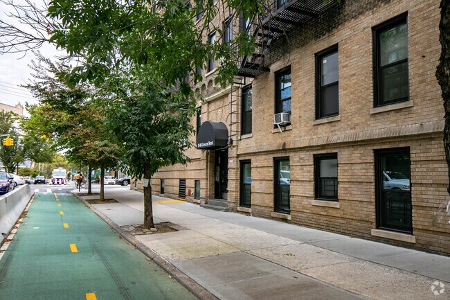 Building Photo - 38-05 Crescent Street