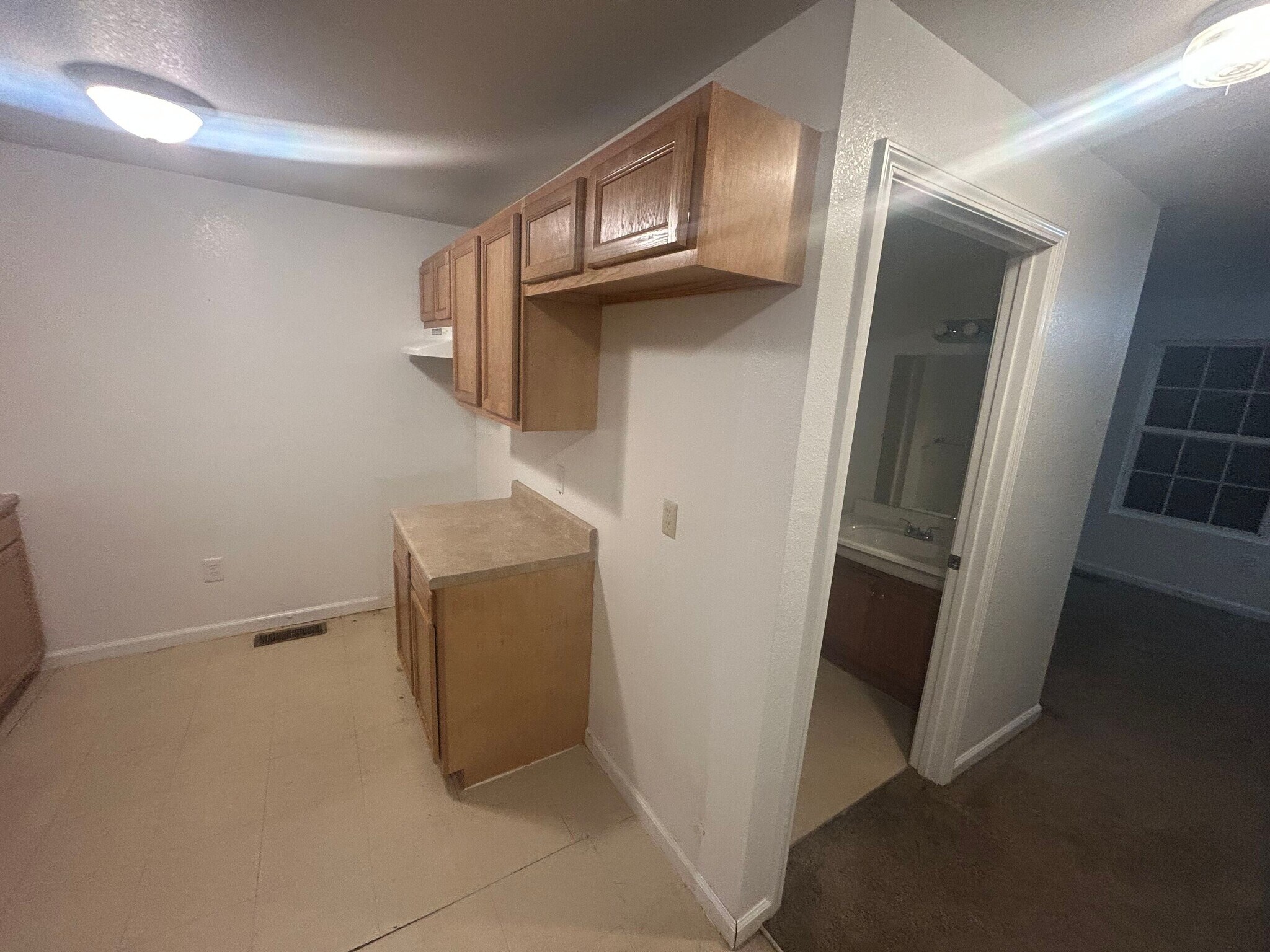 Building Photo - 520 Nova St