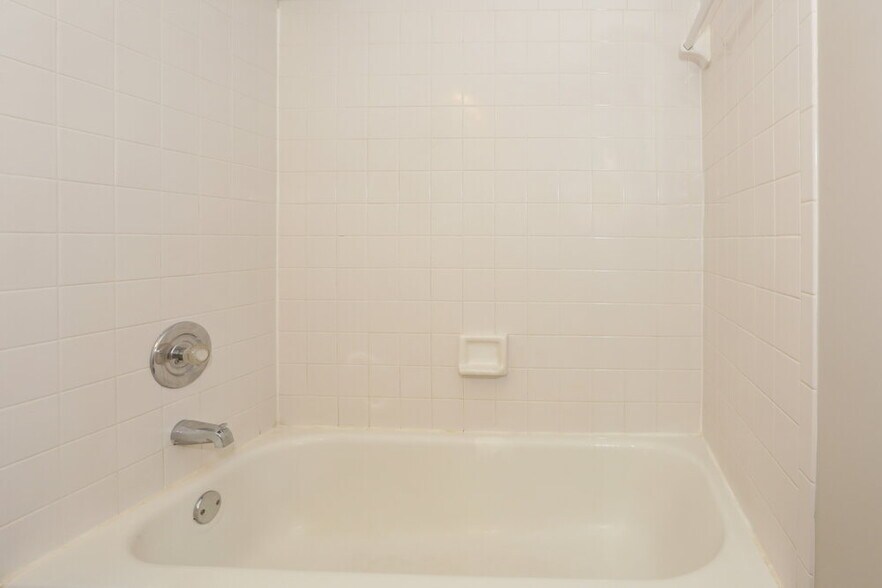Building Photo - 14133 Southbridge Forest Dr