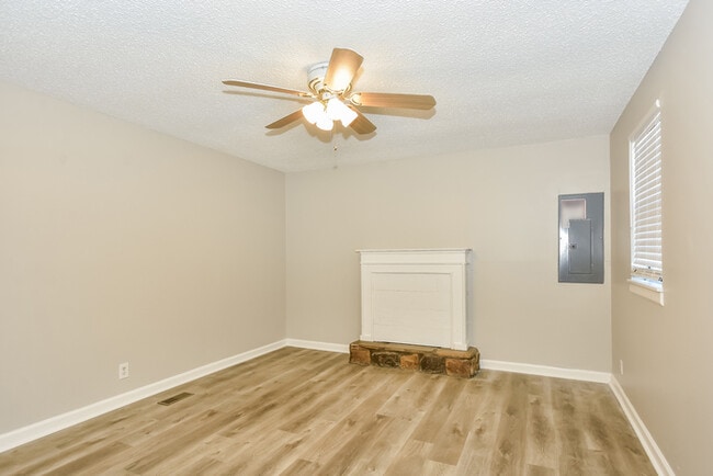Building Photo - 4689 Longbranch