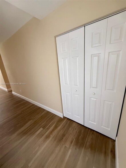 Building Photo - 11561 SW 51st Ct
