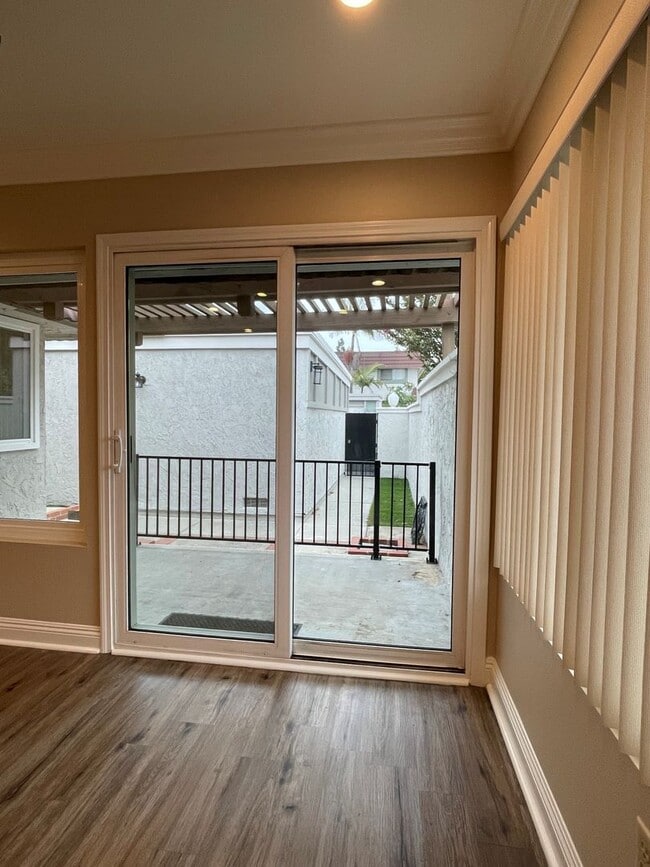 Building Photo - Beautiful Condo in Private Community