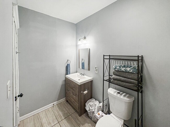 Building Photo - Spacious 3 Bedroom in Richmond