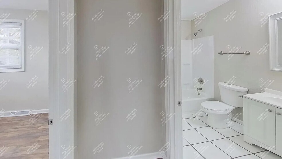 Building Photo - 4808 NE 47th St