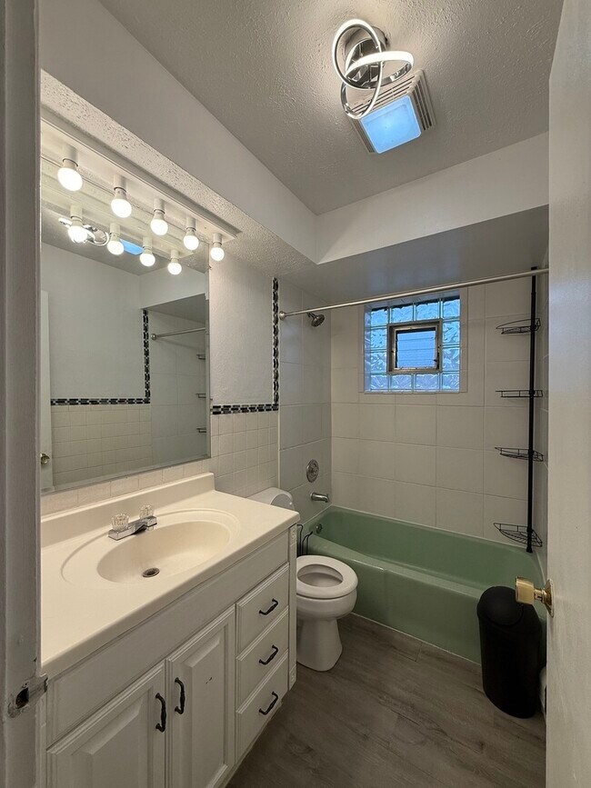 Building Photo - 1819 N 38th Ave