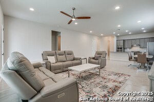 Building Photo - 1114 Aidenbaum