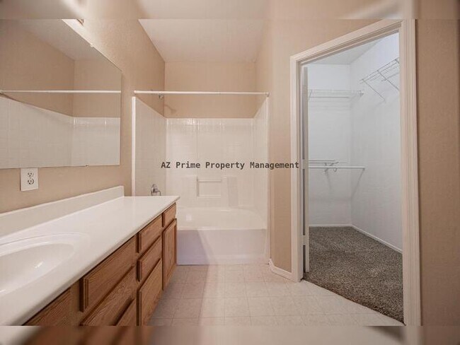 Building Photo - 6426 S Nash Way