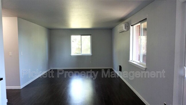 Building Photo - 1134 Scott Ave