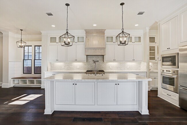 Building Photo - 1901 Bradshaw St