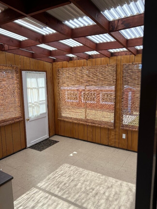 Building Photo - 3019 Eddy St