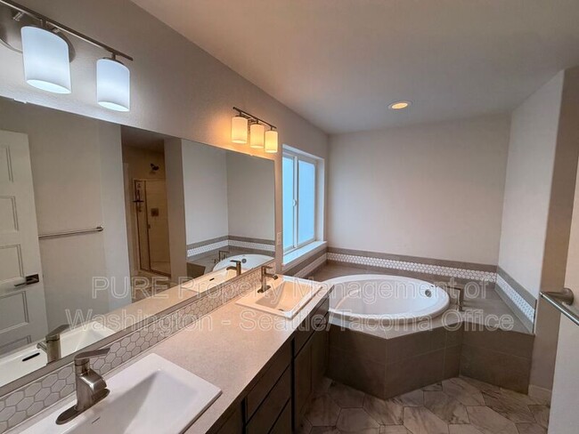 Building Photo - 3238 64th Ln SW