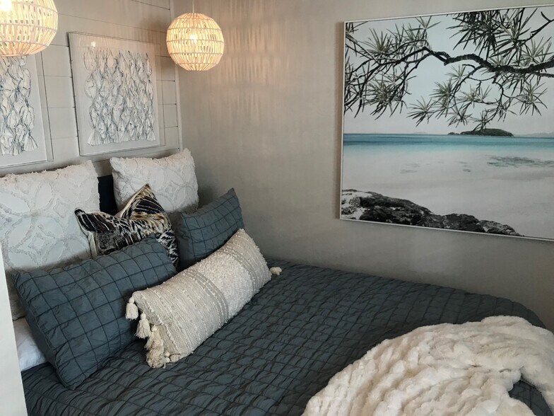 Building Photo - 827 San Luis Rey Pl