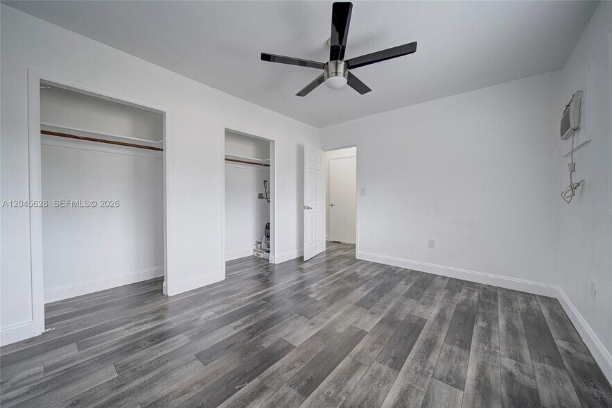 Building Photo - 6565 Santona St