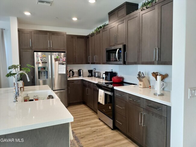 Building Photo - 44243 Mahogany St