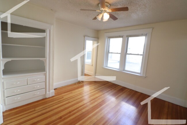 Building Photo - No Fee! Avl NOW - No Fee! Allston 3BR with...