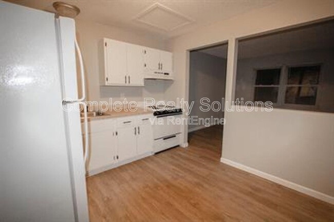 Building Photo - 790 Country Aire Ct