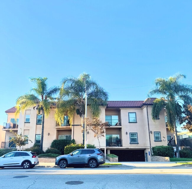 Building Photo - 303 W Verdugo Ave