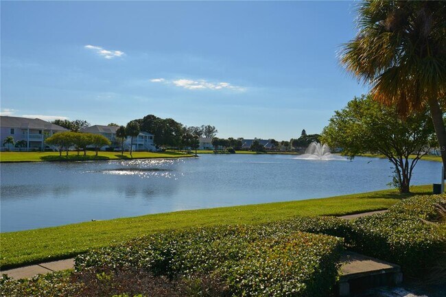 Building Photo - 102 Pompano Dr SE