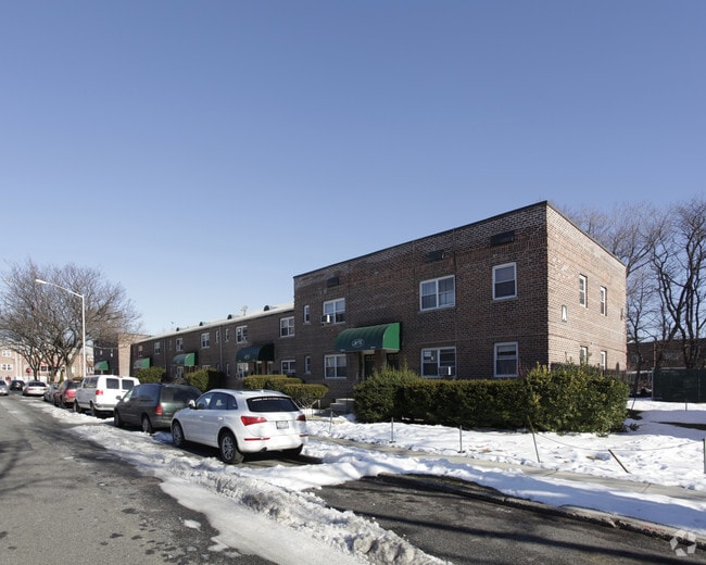 Primary Photo - Hollis Gardens