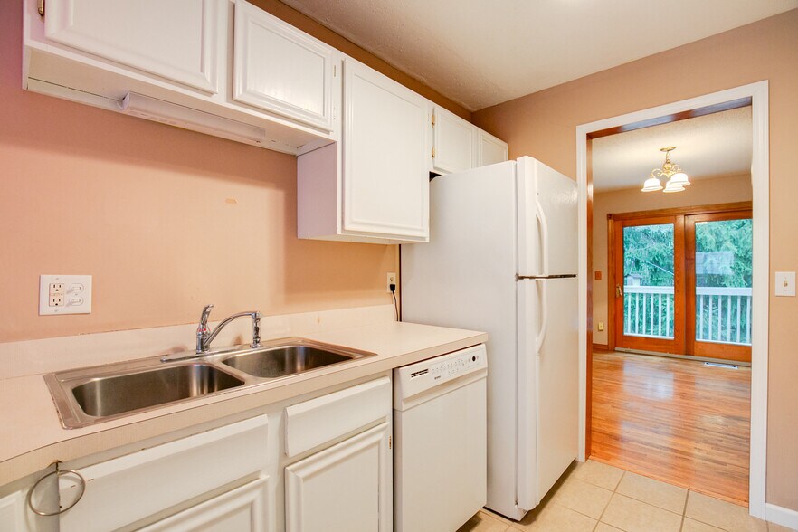 Building Photo - 12115 Drake St NW