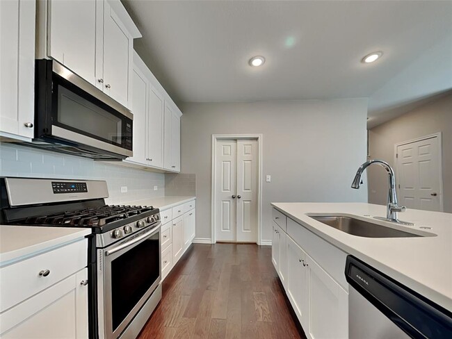 Building Photo - 142 Yellowbark St