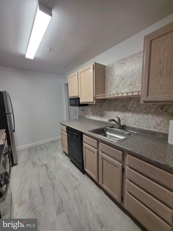 Building Photo - 2809 Waters Edge Dr