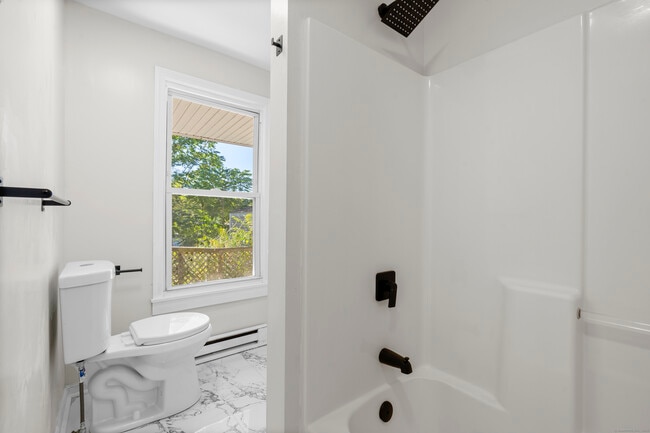 Building Photo - 243 N Main St