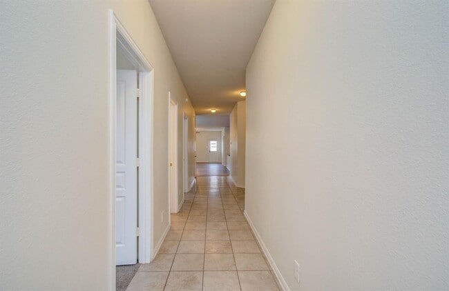 Building Photo - 3102 Gianna Springs Ct