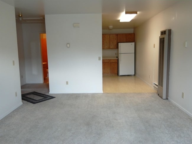 Building Photo - 369 Cole Ave