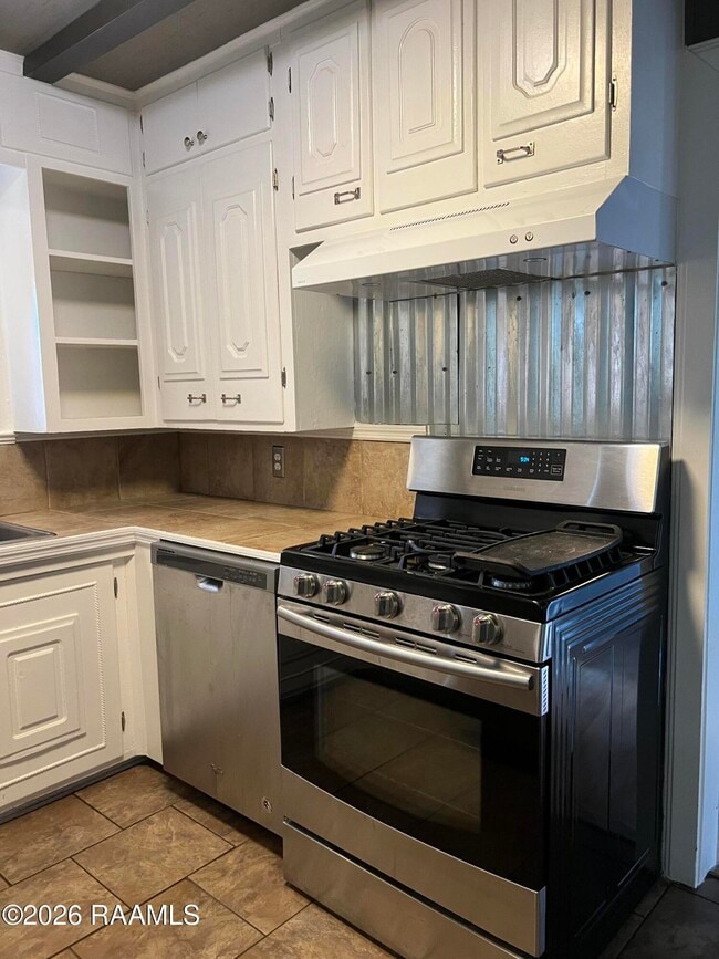 Building Photo - 135 Oak Crest Dr