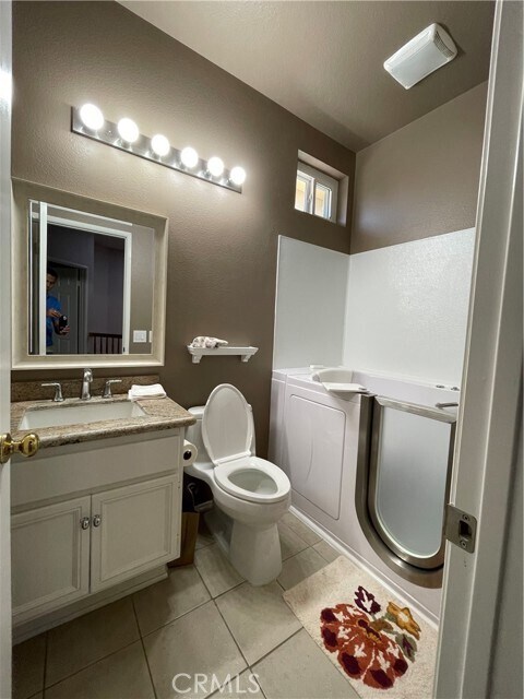 Building Photo - 2825 N Chevington Ct
