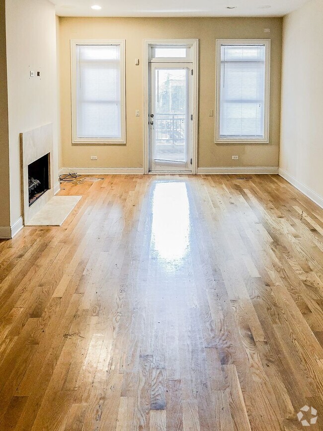 Building Photo - 2328 N Greenview Ave