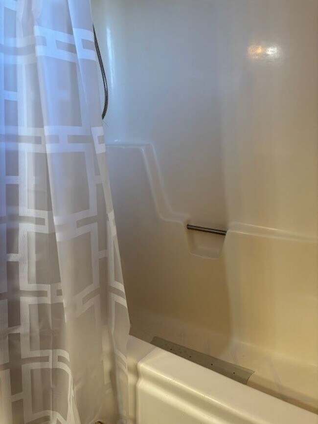 Building Photo - Lovely Home in 45+ Active Adult Community of Leisure World.  Available May through November 2026,...