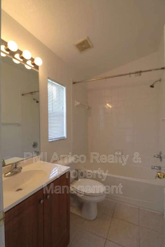 Building Photo - 6142 Olivedale Dr