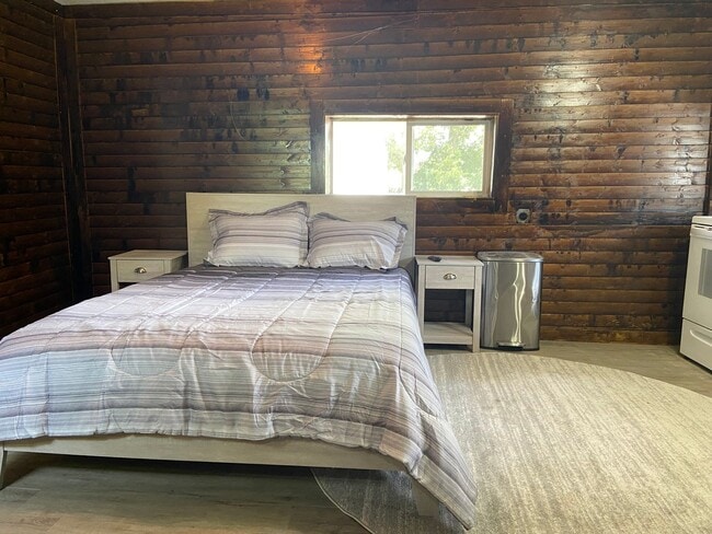 Building Photo - Single Family Home in Downtown Branson