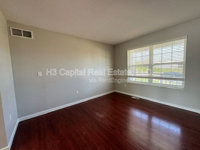 Building Photo - 1041 Flora Lake Ct