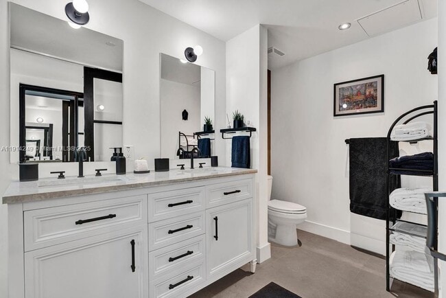 Building Photo - 350 S Miami Ave