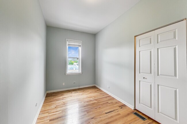 Building Photo - 2636 N Orchard St