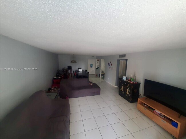 Building Photo - 1501 S Ocean Dr