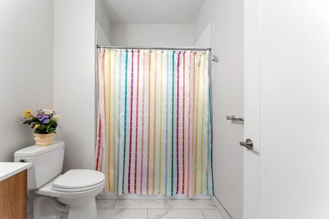 Building Photo - 999 Hancock St