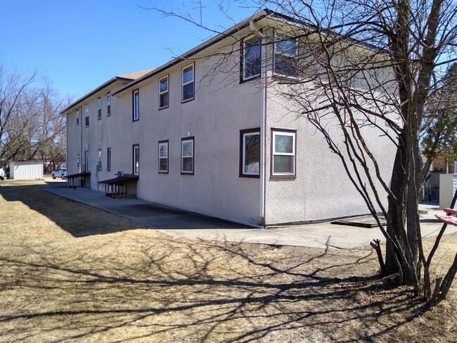 Building Photo - 212 NE 3rd Ave