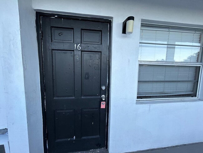 Building Photo - 123 Erie St